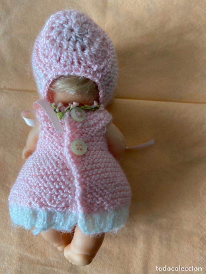 Mu&ntilde;ecas Lesly y Barriguitas: Barriguitas con traje artesanal - Foto 2