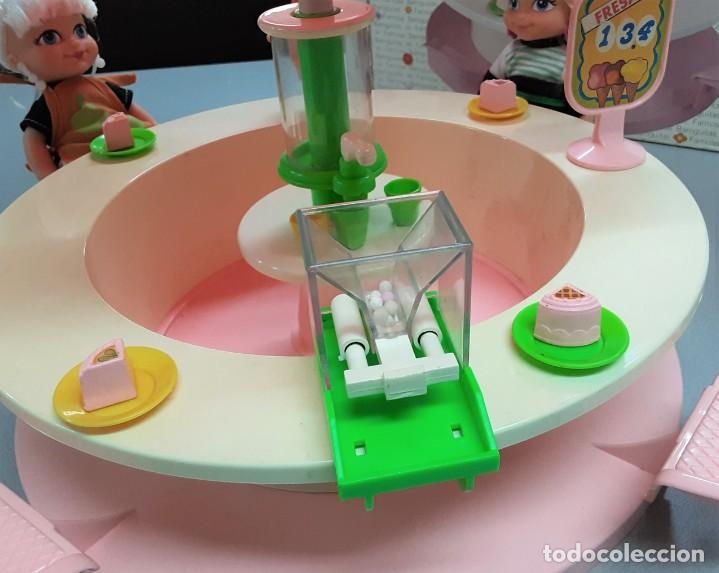 Mu&ntilde;ecas Lesly y Barriguitas: Kiosko Barriguitas de Famosa - Foto 5