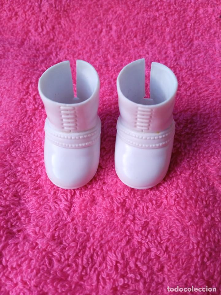 Mu&ntilde;ecas Lesly y Barriguitas: BOTAS BLANCAS BARRIGUITAS NEW - Foto 1