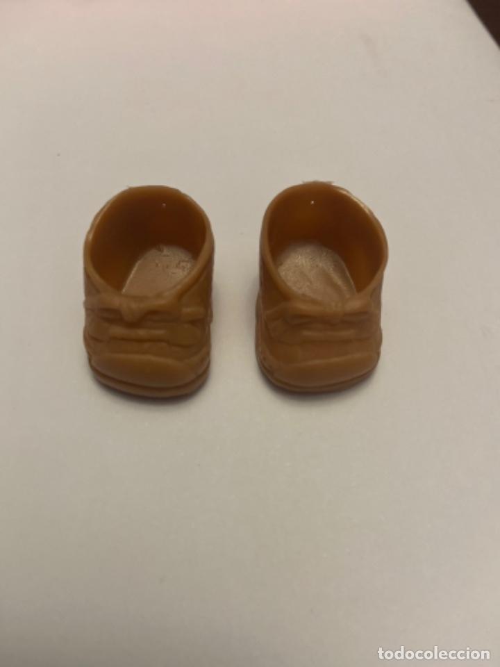 Mu&ntilde;ecas Lesly y Barriguitas: Botas marrones barriguitas - Foto 1