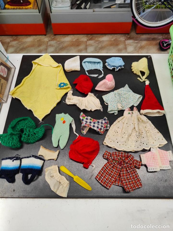Mu&ntilde;ecas Lesly y Barriguitas: Barriguitas Lote Ropa 73 prendas - Foto 3