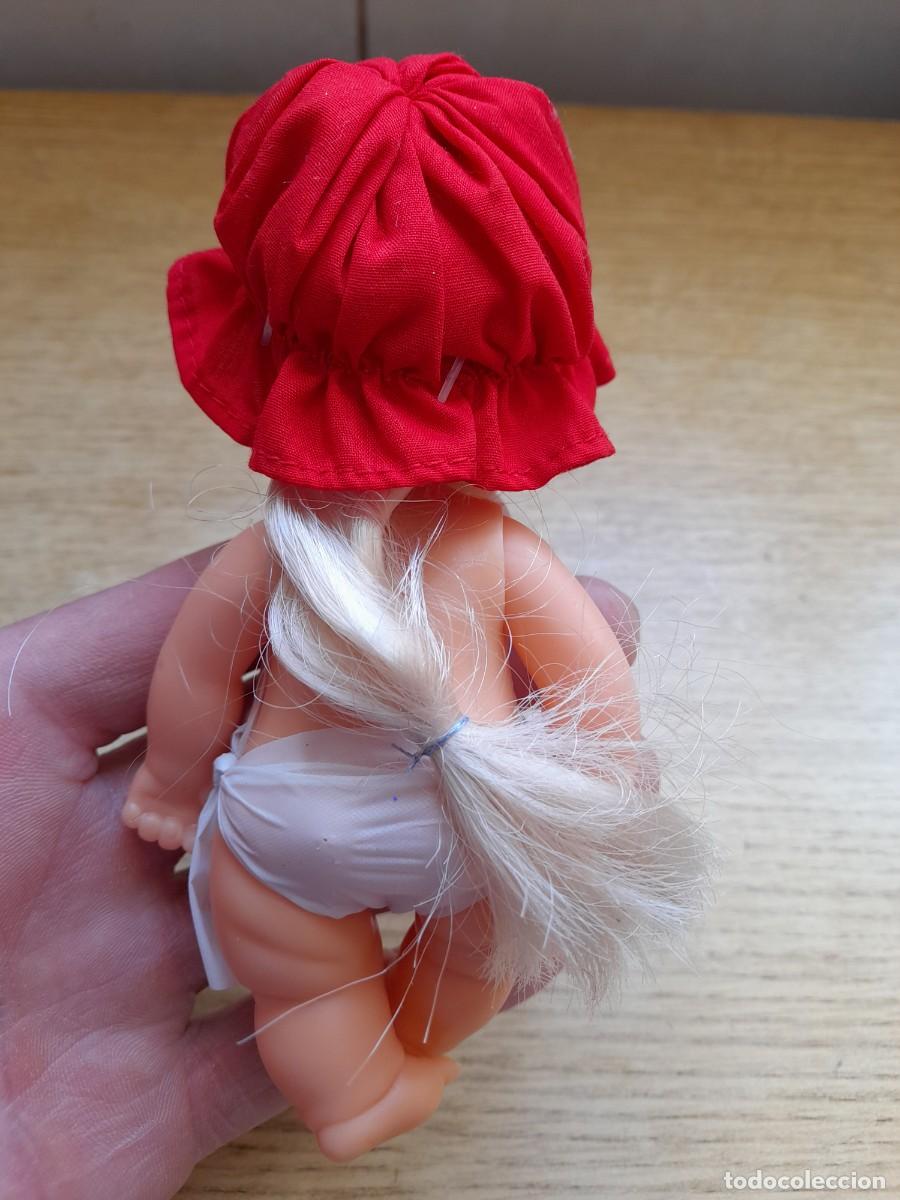 Mu&ntilde;ecas Lesly y Barriguitas: Barriguita con sombrero rojo - Foto 2