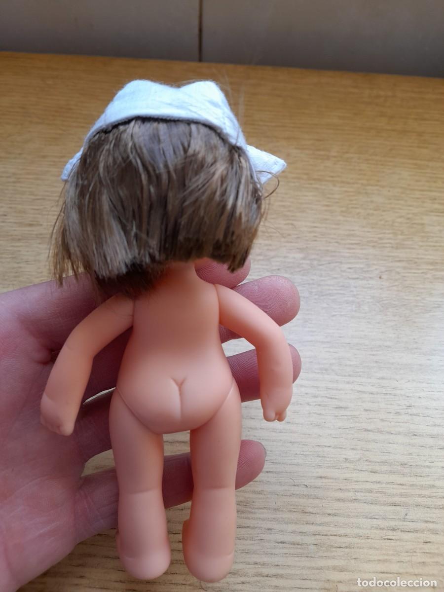 Mu&ntilde;ecas Lesly y Barriguitas: Famosa con gorro de enfermera - Foto 2