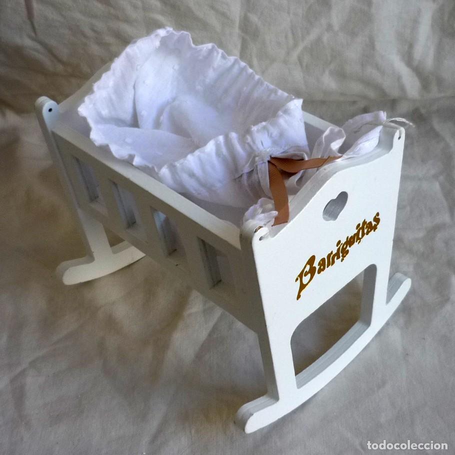 Mu&ntilde;ecas Lesly y Barriguitas: Cuna de Barriguitas de madera con mosquitera - Foto 1