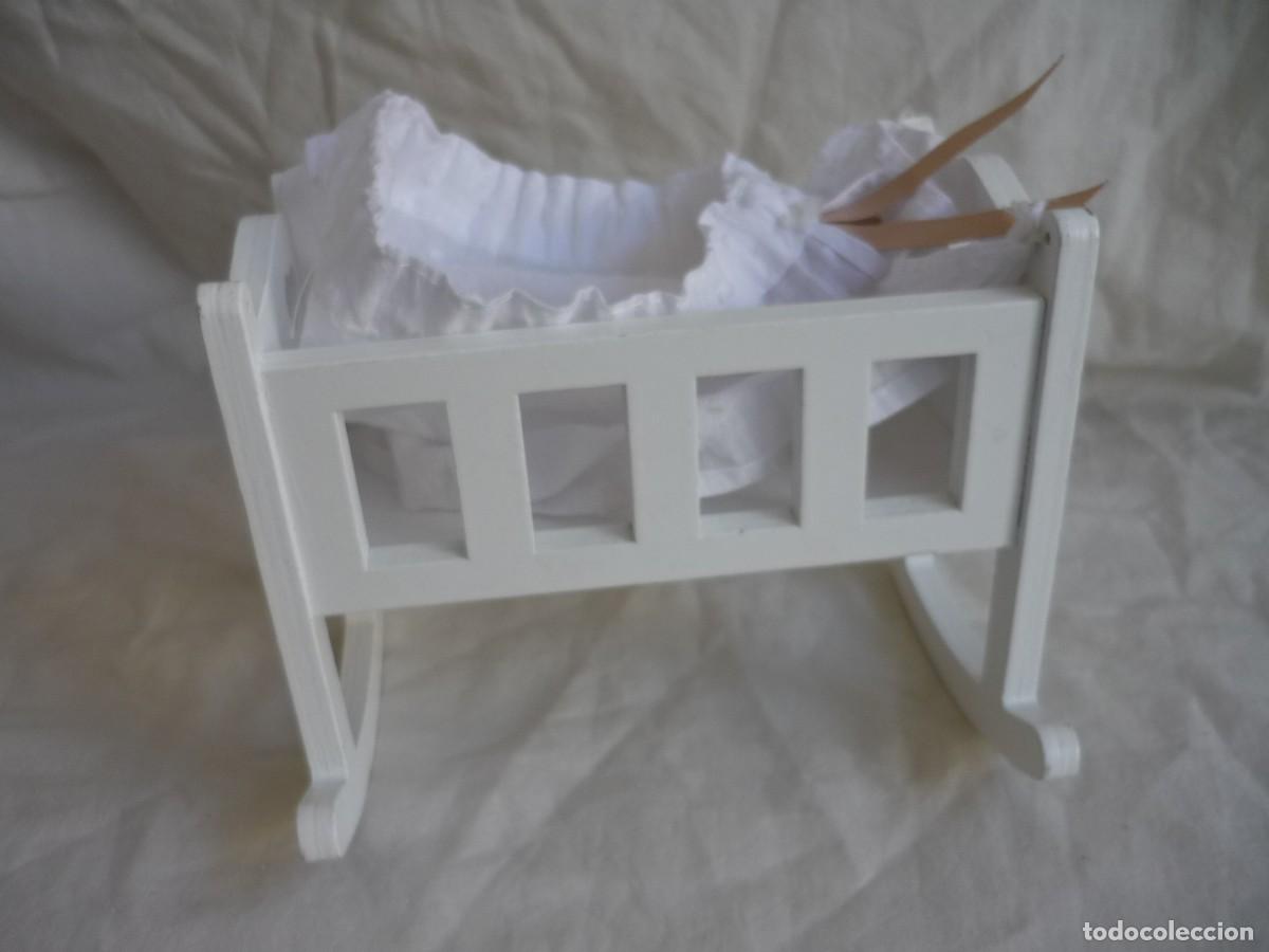 Mu&ntilde;ecas Lesly y Barriguitas: Cuna de Barriguitas de madera con mosquitera - Foto 2