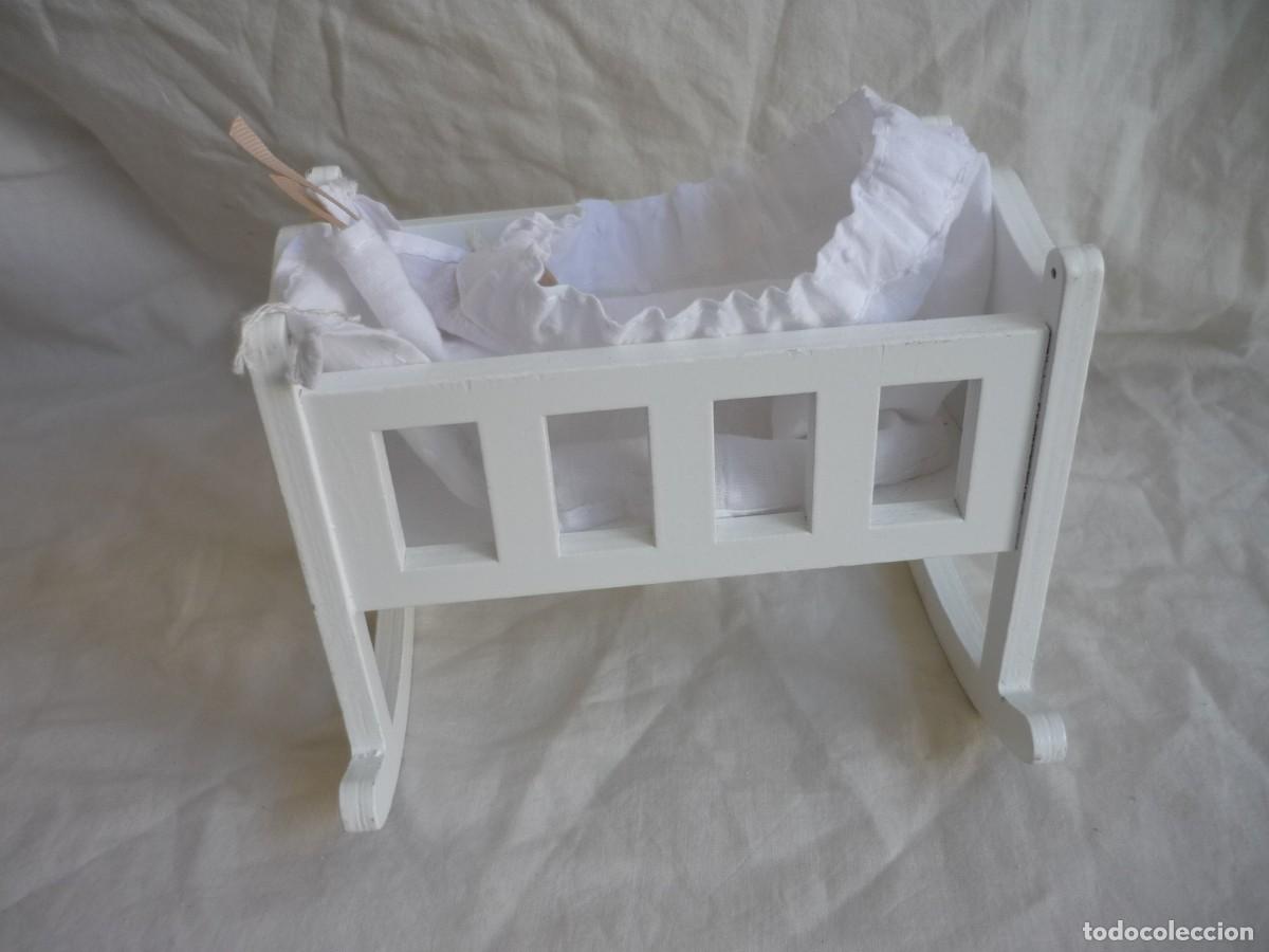 Mu&ntilde;ecas Lesly y Barriguitas: Cuna de Barriguitas de madera con mosquitera - Foto 4