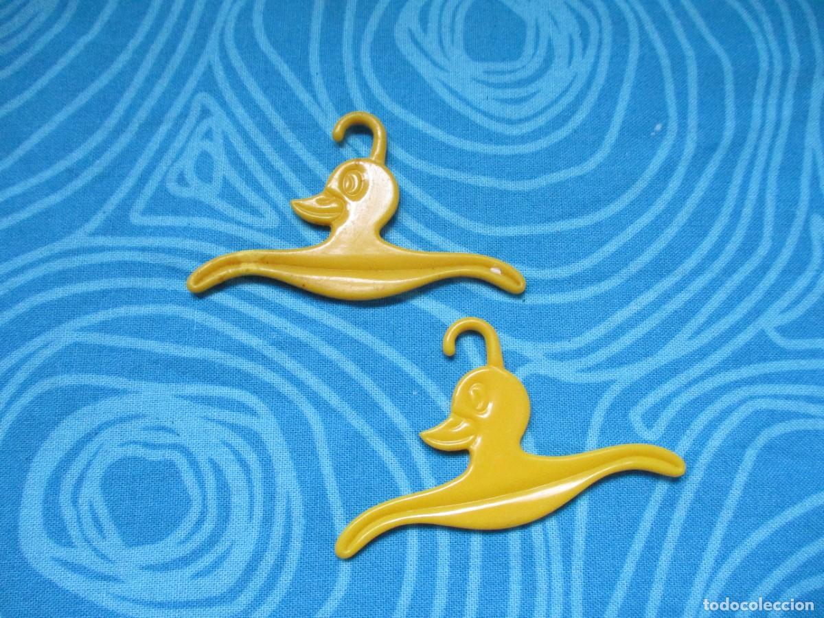 Mu&ntilde;ecas Lesly y Barriguitas: BARRIGUITAS, LOTE DOS PERCHAS AMARILLAS - Foto 4