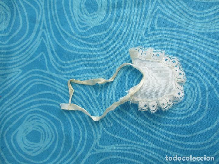 Mu&ntilde;ecas Lesly y Barriguitas: BARRIGUITAS, BABERO ORIGINAL - Foto 1