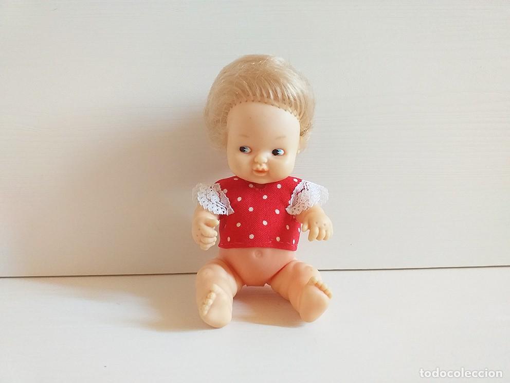 Mu&ntilde;ecas Lesly y Barriguitas: Camisa blusa roja casera para Barriguitas Forest families Sylvanian