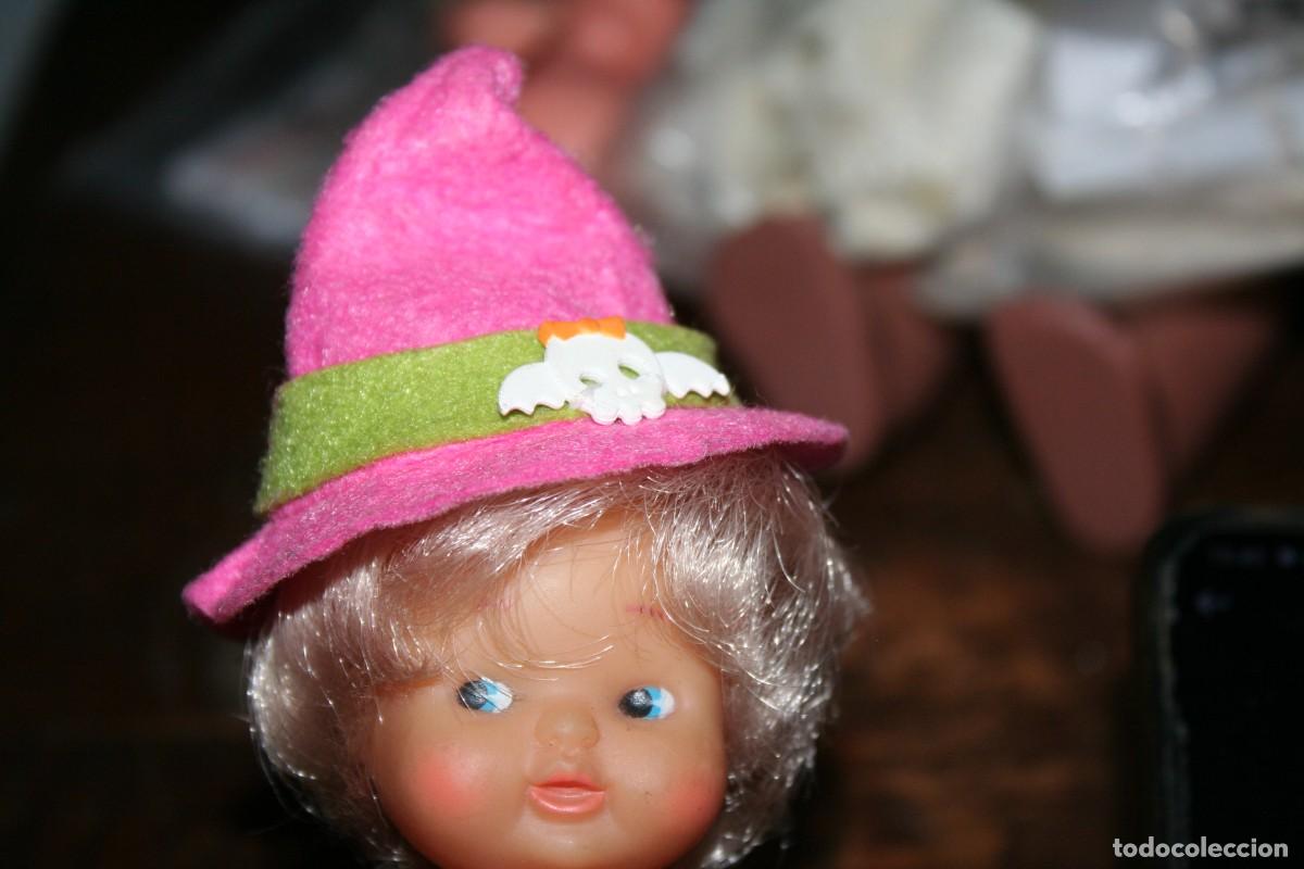 Mu&ntilde;ecas Lesly y Barriguitas: mu&ntilde;eca mu&ntilde;eco barriguitas gorro pin y pon - Foto 1