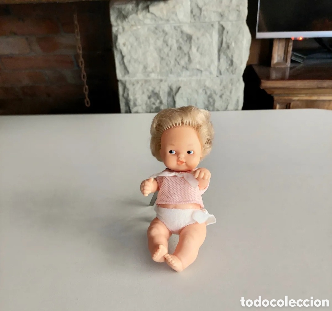 Mu&ntilde;ecas Lesly y Barriguitas: Mu&ntilde;eca Barriguitas de Famosa - Foto 1