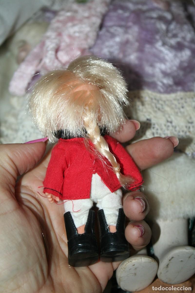 Mu&ntilde;ecas Lesly y Barriguitas: mu&ntilde;eca mu&ntilde;eco barriguitas SE VENDE SIN LAS BOTAS - Foto 2