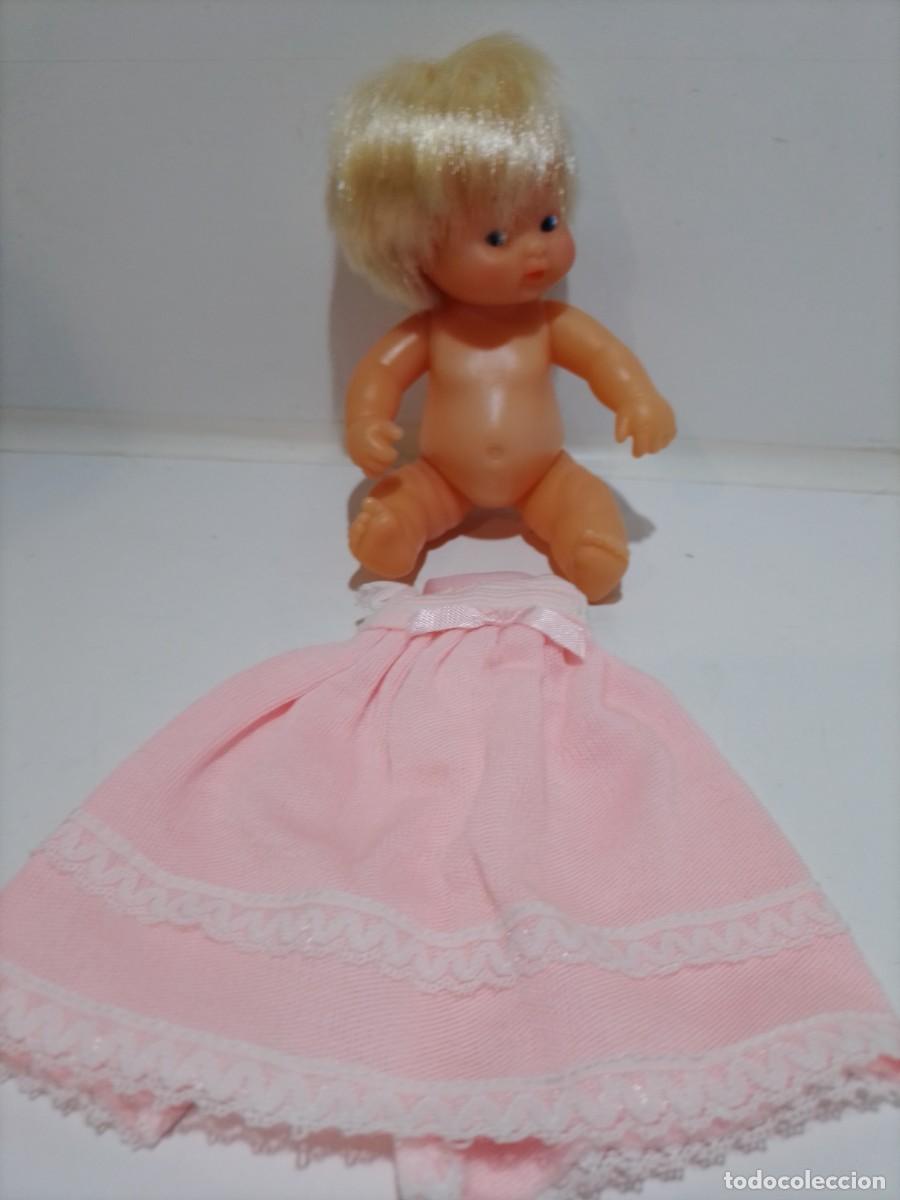 Mu&ntilde;ecas Lesly y Barriguitas: barriguita rubia con trajecito - Foto 1