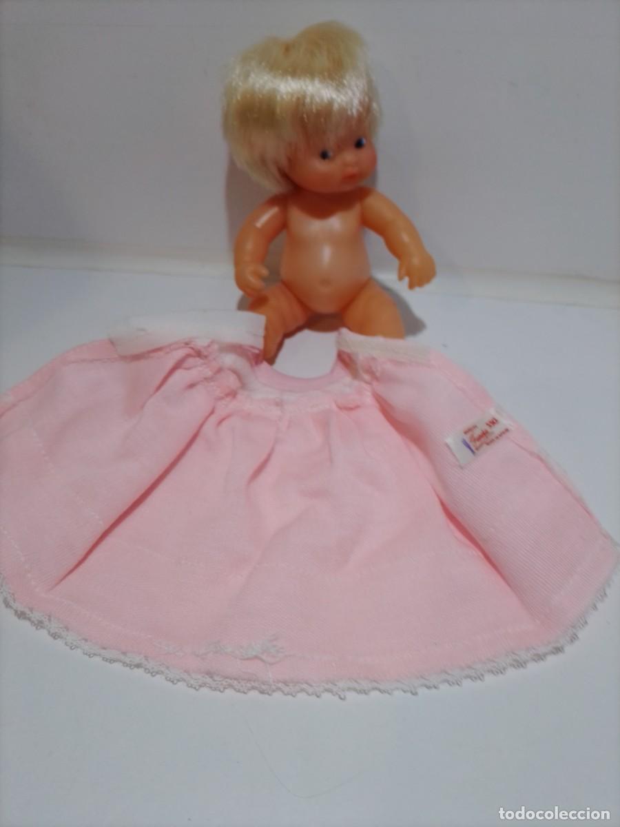 Mu&ntilde;ecas Lesly y Barriguitas: barriguita rubia con trajecito - Foto 2