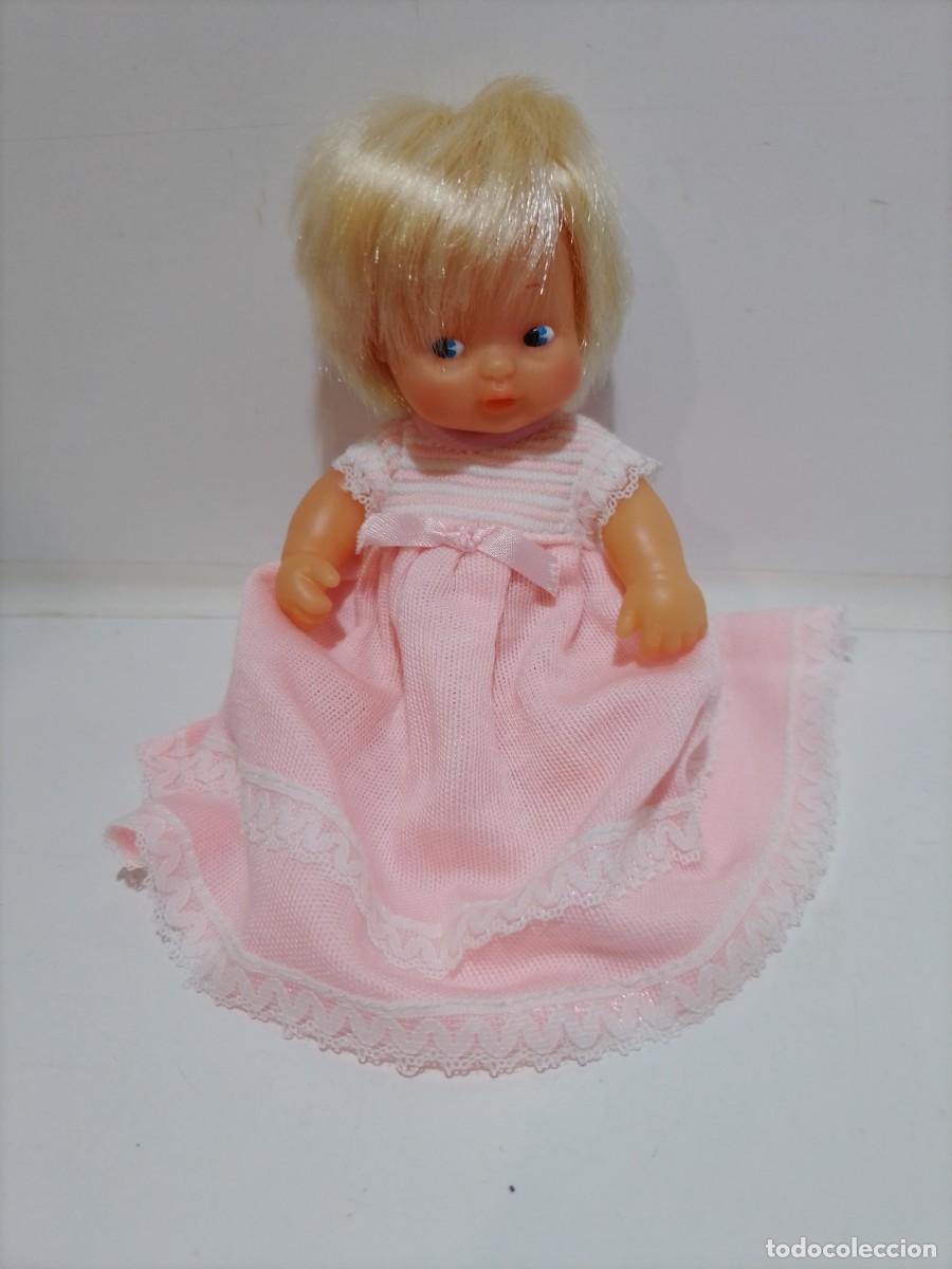 Mu&ntilde;ecas Lesly y Barriguitas: barriguita rubia con trajecito - Foto 3