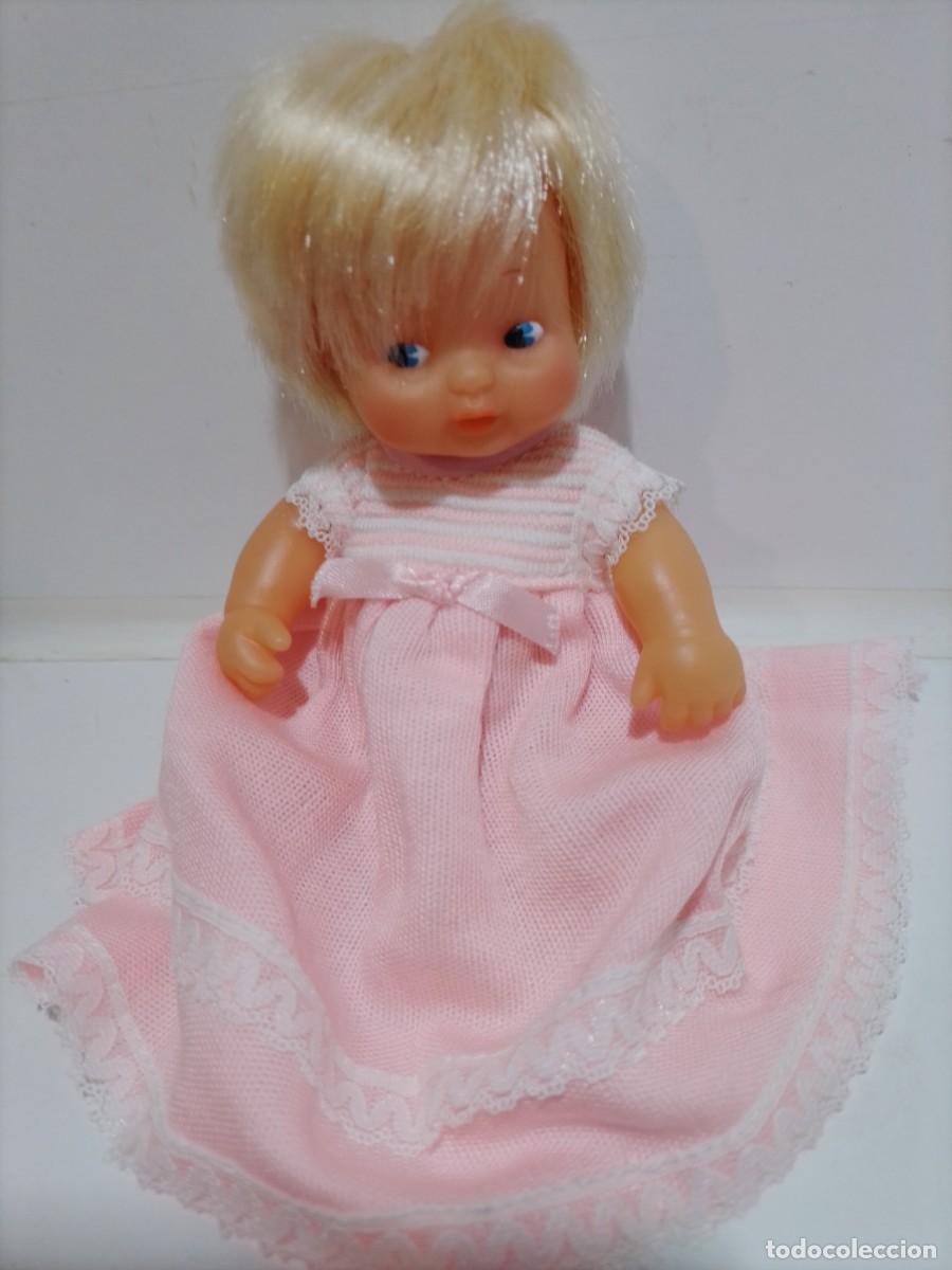 Mu&ntilde;ecas Lesly y Barriguitas: barriguita rubia con trajecito - Foto 4
