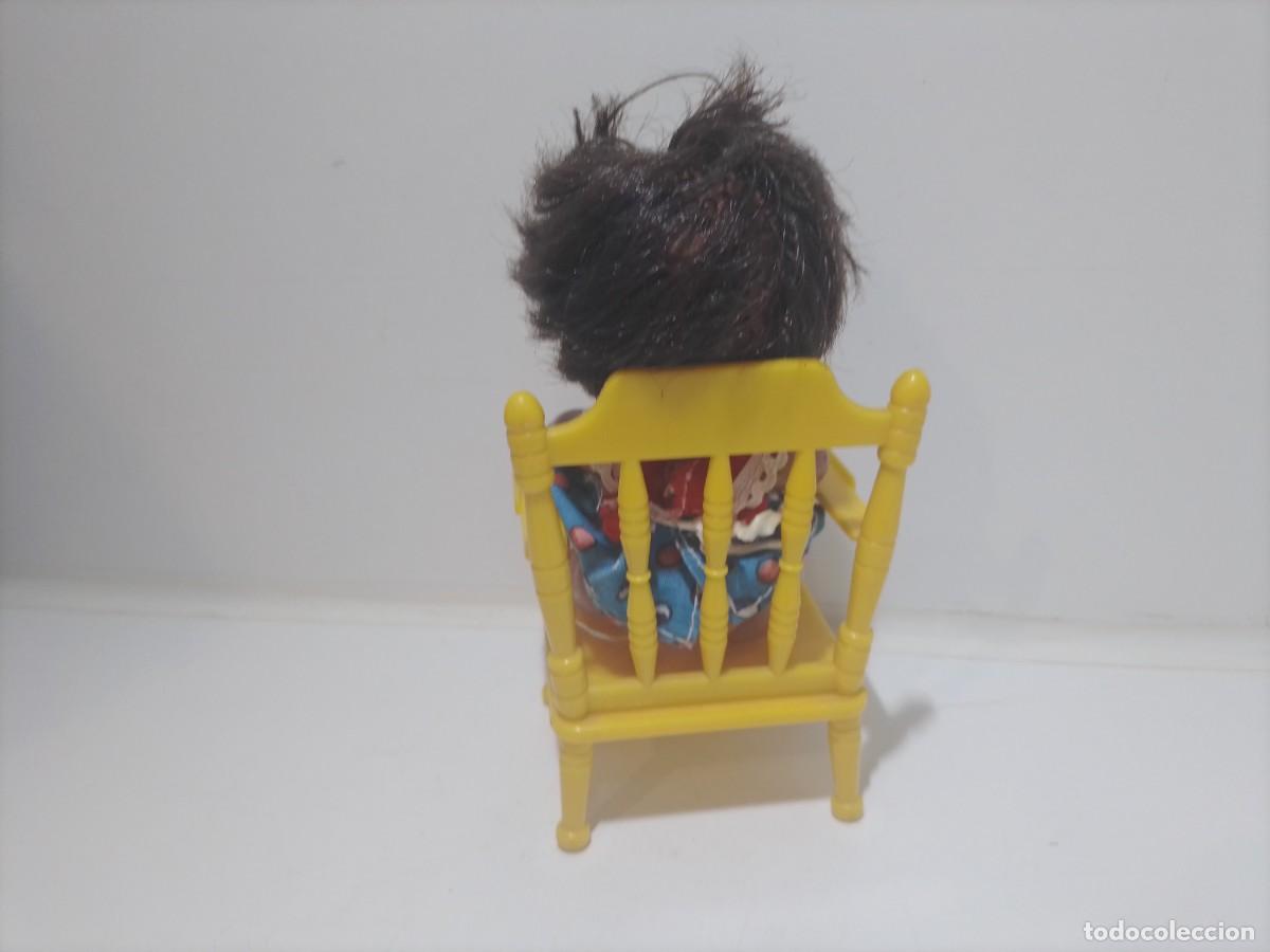 Mu&ntilde;ecas Lesly y Barriguitas: mu&ntilde;eca barriguitas negra con trona - Foto 4