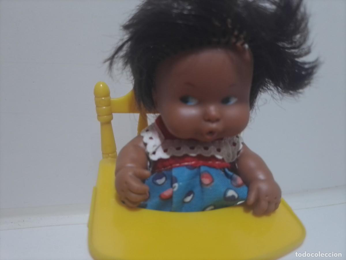 Mu&ntilde;ecas Lesly y Barriguitas: mu&ntilde;eca barriguitas negra con trona - Foto 7