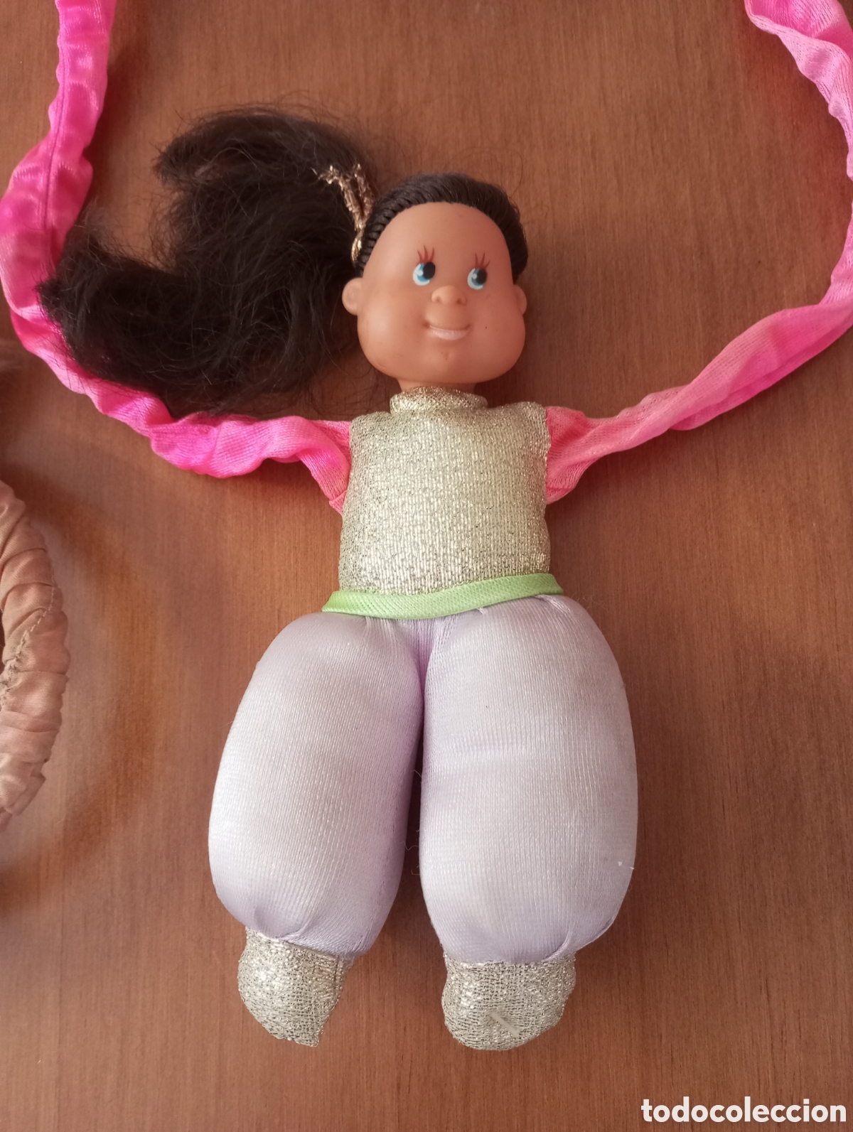 Mu&ntilde;ecas Lesly y Barriguitas: LOTE Mu&ntilde;ecas compi Famosa - Foto 3