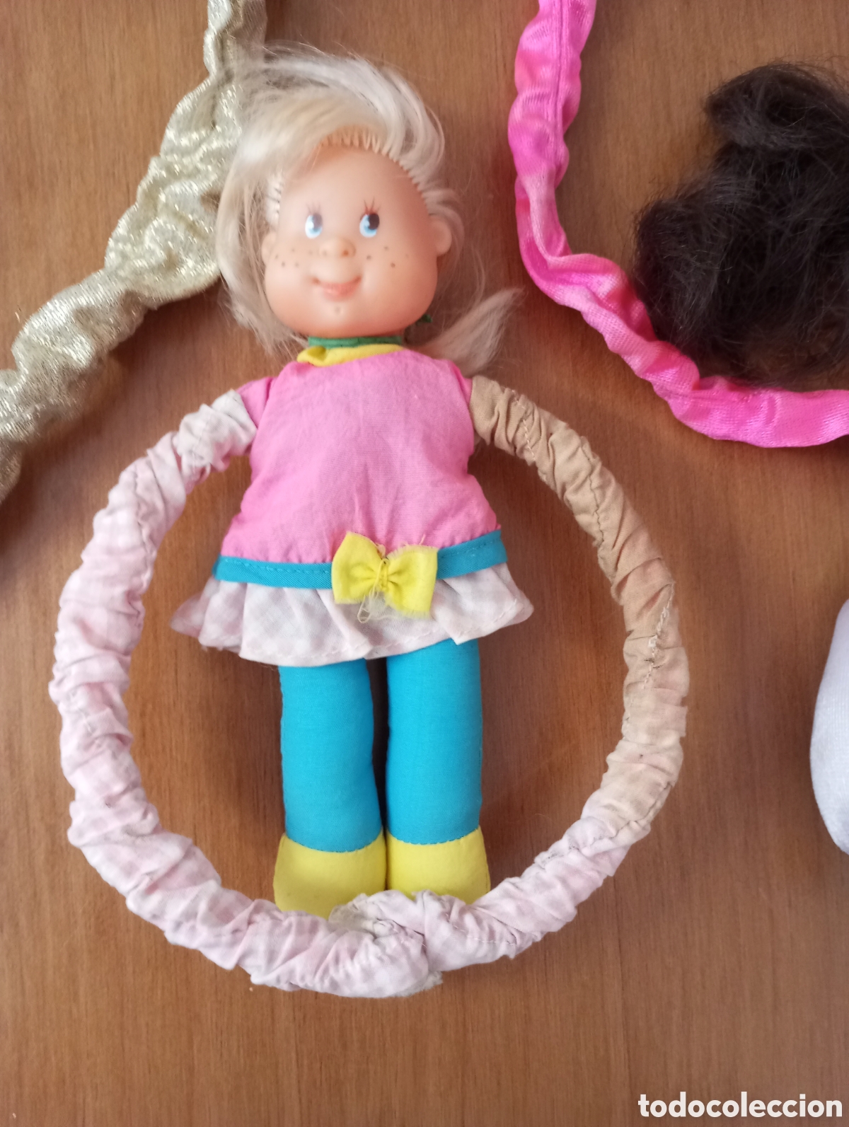 Mu&ntilde;ecas Lesly y Barriguitas: LOTE Mu&ntilde;ecas compi Famosa - Foto 4