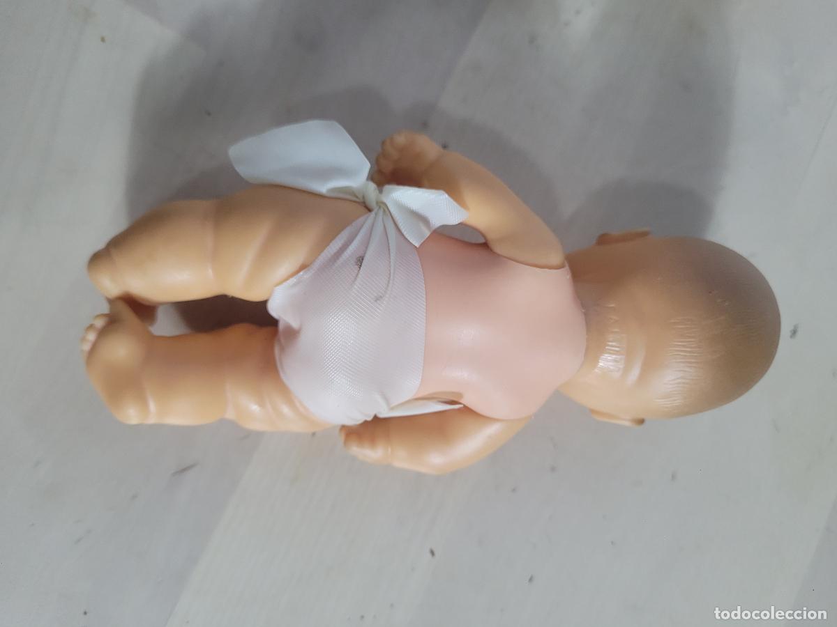Mu&ntilde;ecas Lesly y Barriguitas: mu&ntilde;eca barriguitas pelon con capucha con capa - Foto 3