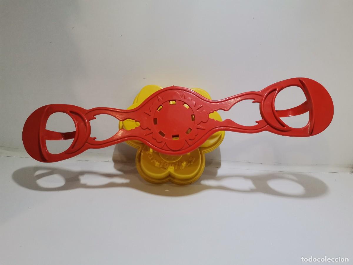 Mu&ntilde;ecas Lesly y Barriguitas: columpio de barriguitas