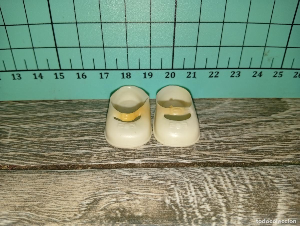 Mu&ntilde;ecas Lesly y Barriguitas: Zapatos de mu&ntilde;eca Barriguitas barriguita