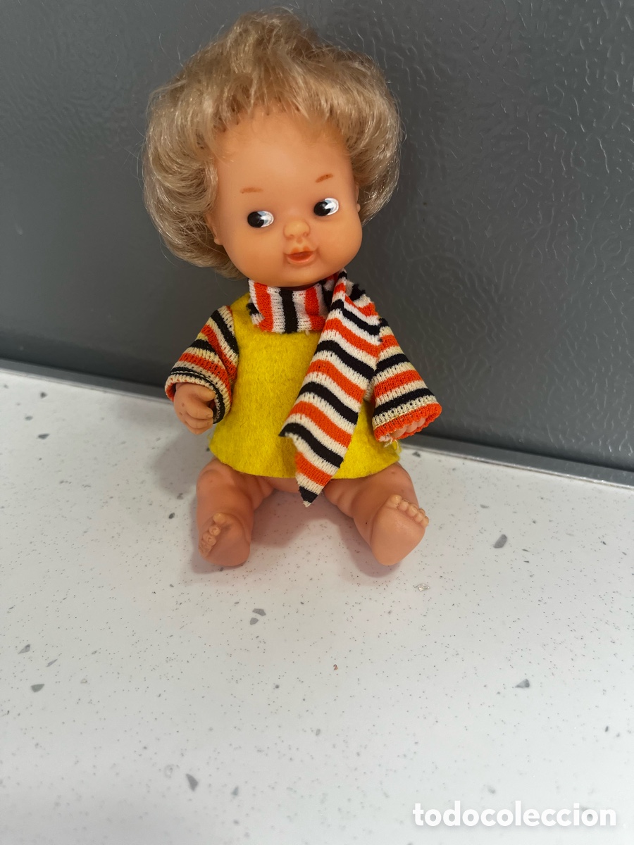 Mu&ntilde;ecas Lesly y Barriguitas: Barriguitas solo famosa con dificil traje de los primeros con etiqueta