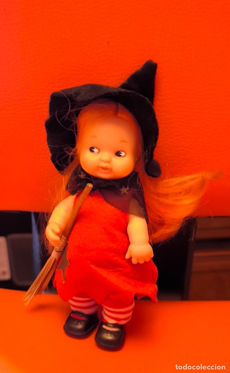 Mu&ntilde;ecas Lesly y Barriguitas: Mu&ntilde;eca Barriguitas bruja del bosque. De Famosa.