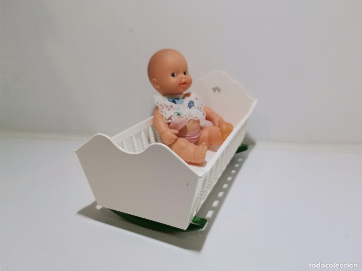 Mu&ntilde;ecas Lesly y Barriguitas: lote de barriguitas reto&ntilde;o y cunita de famosa