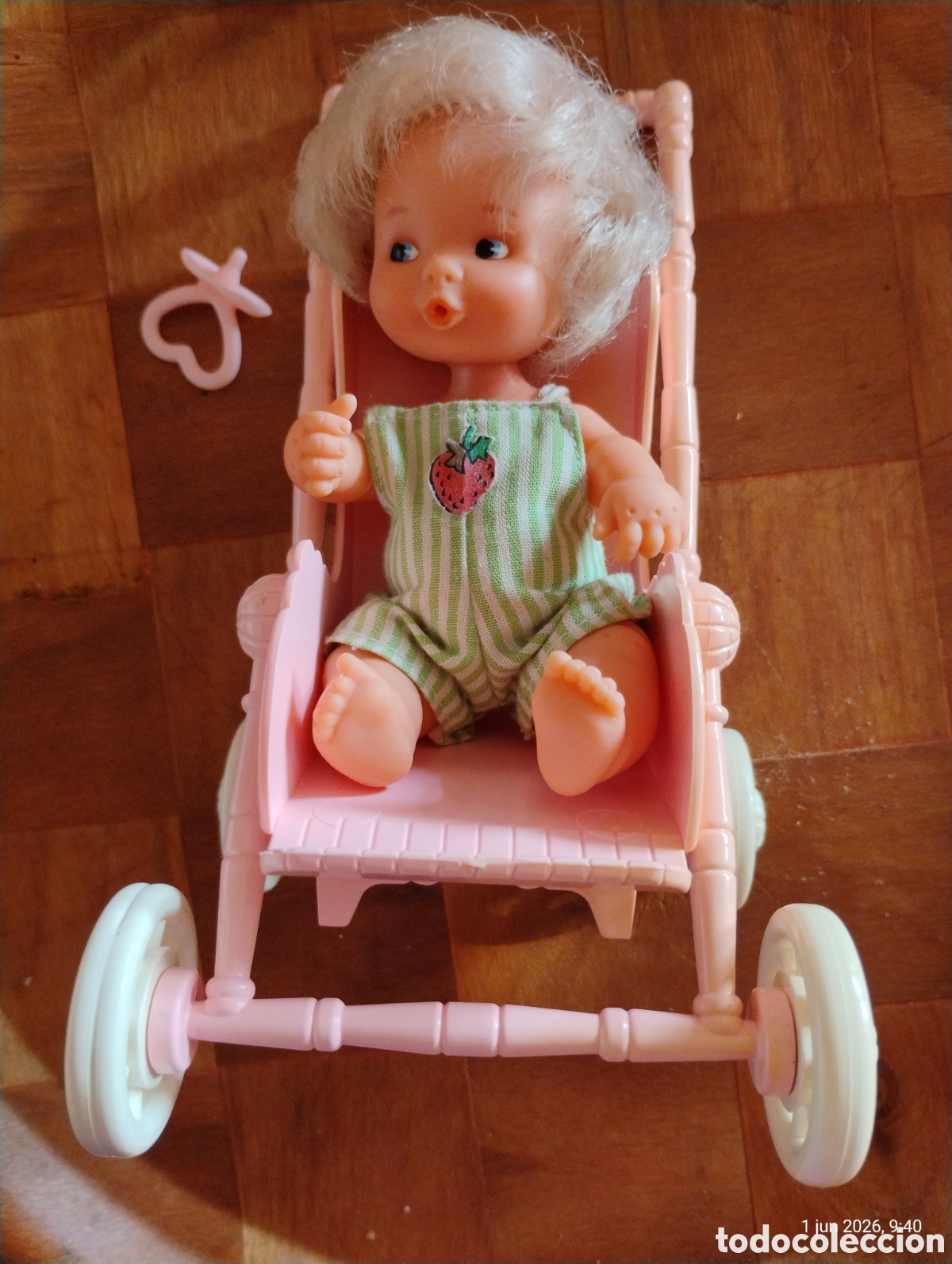 Mu&ntilde;ecas Lesly y Barriguitas: Barriguitas Famosa A&ntilde;os 80 + Silla Paseo Rosa Original