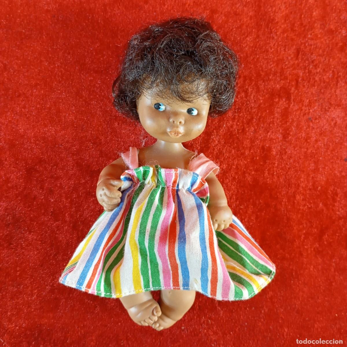 Mu&ntilde;ecas Lesly y Barriguitas: PRECIOSA MU&Ntilde;ECA - BARRIGUITAS - FAMOSA - VESTIDO A RAYAS - 160 X 70 MM / 5668
