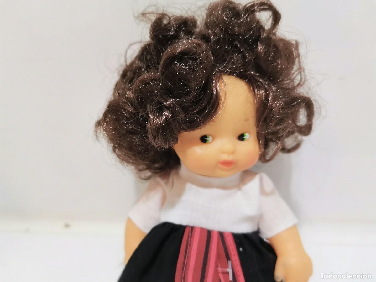 Mu&ntilde;ecas Lesly y Barriguitas: mu&ntilde;eca barriguitas pelo rizado - Foto 2