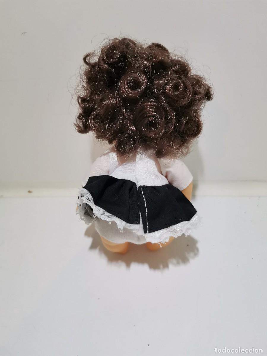 Mu&ntilde;ecas Lesly y Barriguitas: mu&ntilde;eca barriguitas pelo rizado - Foto 3