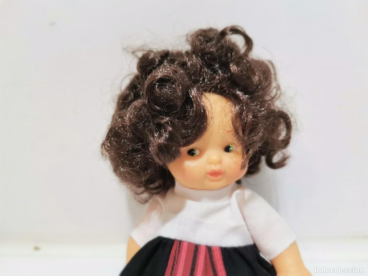 Mu&ntilde;ecas Lesly y Barriguitas: mu&ntilde;eca barriguitas pelo rizado - Foto 6