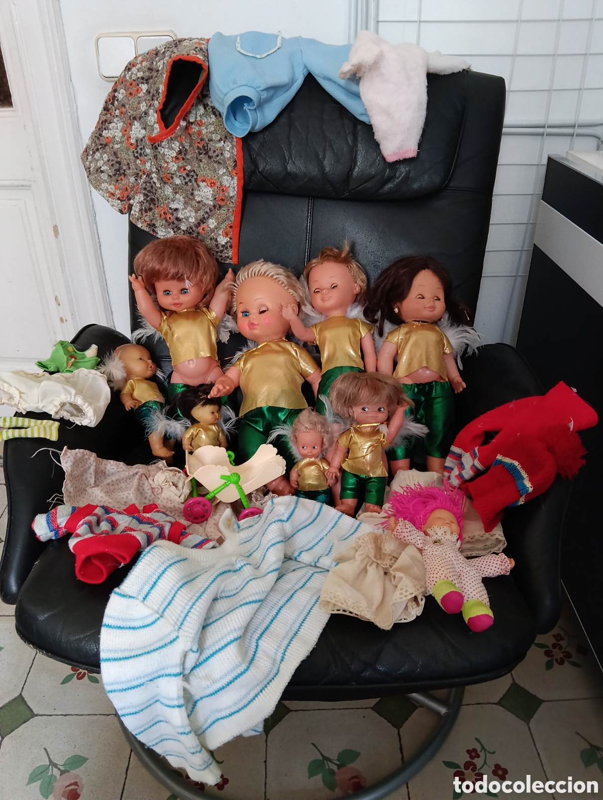 Mu&ntilde;ecas Lesly y Barriguitas: Lote de mu&ntilde;ecas Farita y Barriguitas con accesorios