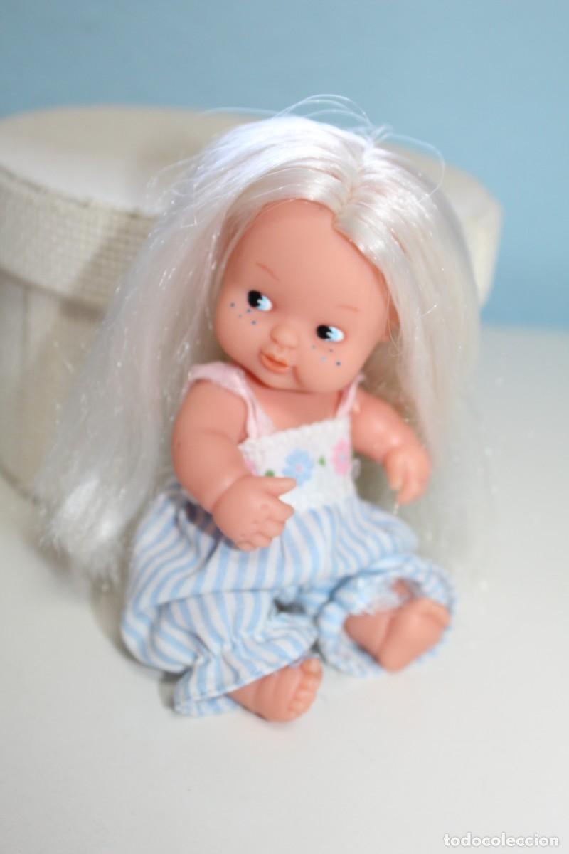 Mu&ntilde;ecas Lesly y Barriguitas: BARRIGUITAS DE FAMOSA PELO BLANCO Y PECAS AZULES- A&Ntilde;OS 80