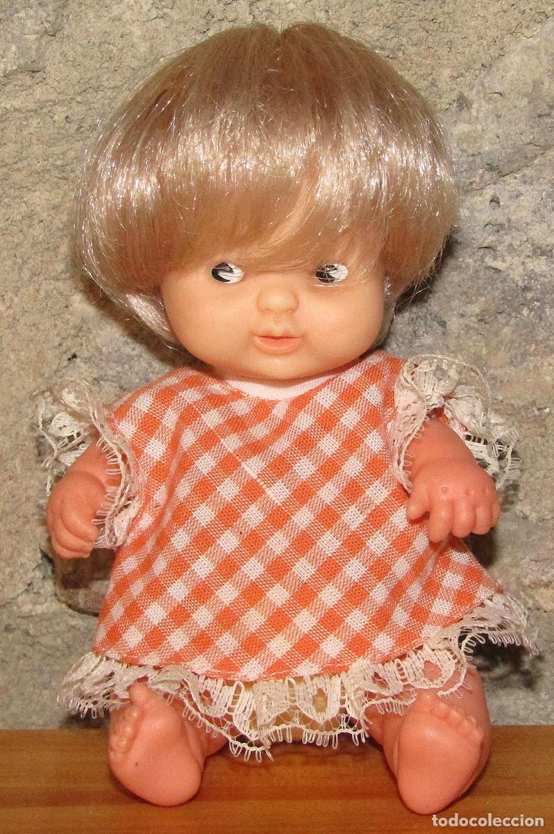 Mu&ntilde;ecas Lesly y Barriguitas: ANTIGUA MU&Ntilde;ECA BARRIGUITAS PELO LISO, DE FAMOSA - BRAZOS Y PIERNAS ENCOGIDOS, S&Oacute;LO FAMOSA