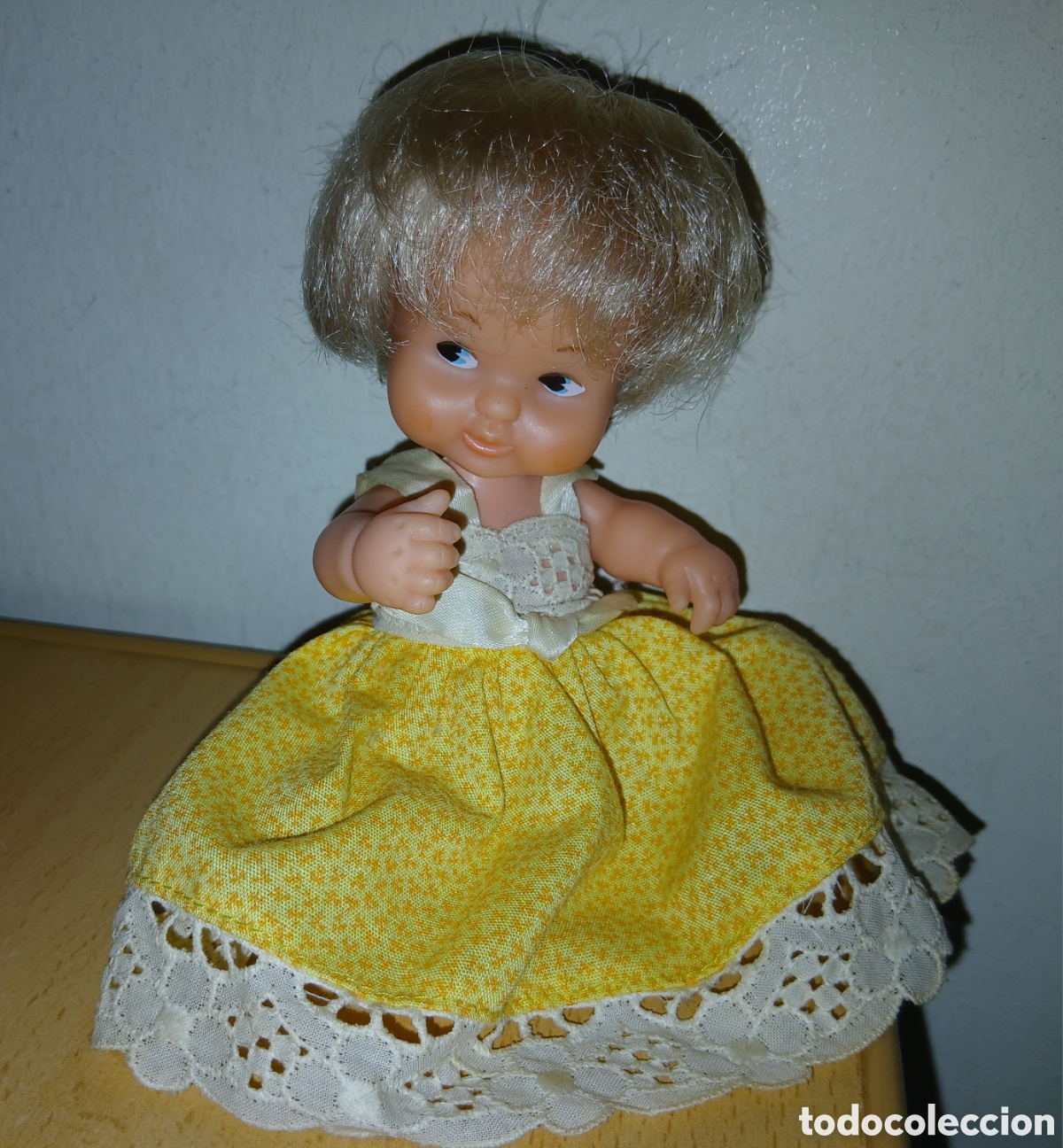 Mu&ntilde;ecas Lesly y Barriguitas: MUY DIFICIL FALDON PASEO ORIGINAL BARRIGUITAS DE FAMOSA VARIANTE AMARILLO CON TREBOLITOS A&Ntilde;OS 70/80