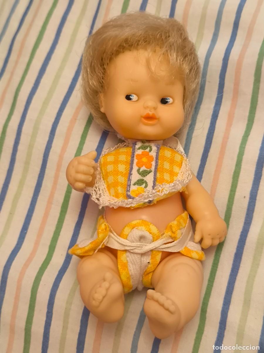 Mu&ntilde;ecas Lesly y Barriguitas: Mu&ntilde;eca Barriguitas. De Famosa.