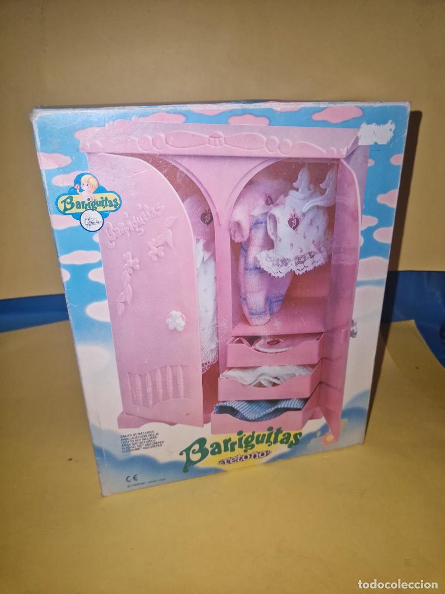 Mu&ntilde;ecas Lesly y Barriguitas: MU&Ntilde;ECA BARRIGUITAS, Armario de barriguitas con perchas y en su caja original