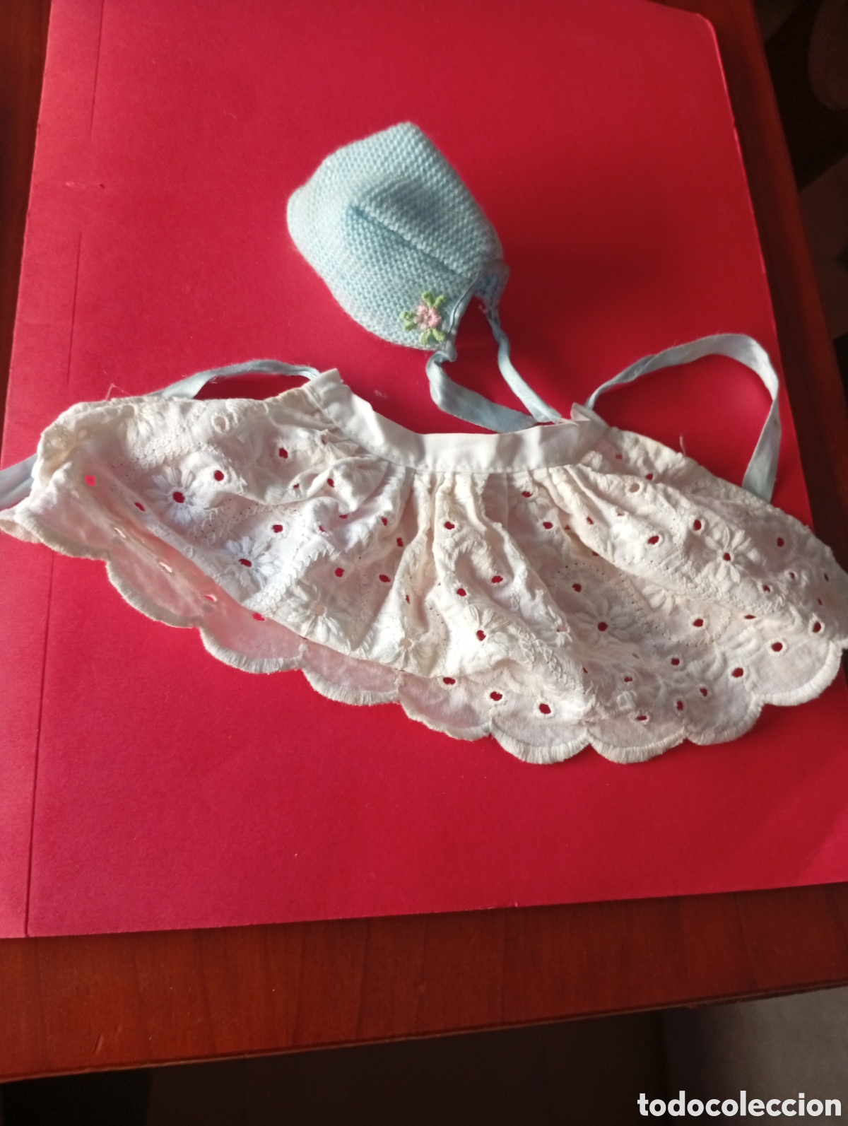 Mu&ntilde;ecas Lesly y Barriguitas: MU&Ntilde;ECA MU&Ntilde;ECO BARRIGUITAS VINTAGE A&Ntilde;OS 70 CONJUNTO AZUL GORRO FALDA FALDON