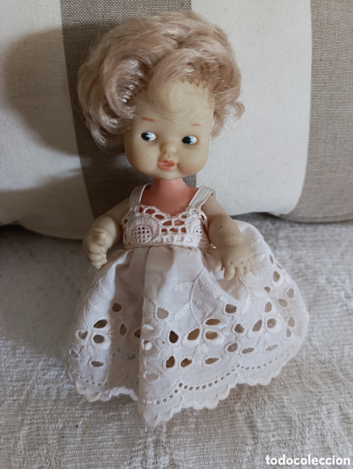 Mu&ntilde;ecas Lesly y Barriguitas: Mu&ntilde;eca Barriguitas cl&aacute;sica de la marca Famosa, original, d&eacute;cada de los 70