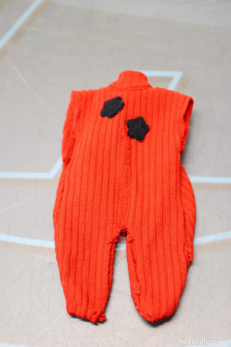 Mu&ntilde;ecas Lesly y Barriguitas: 21. Peto, mono rojo de Barriguitas de Famosa. Original a&ntilde;os 70.