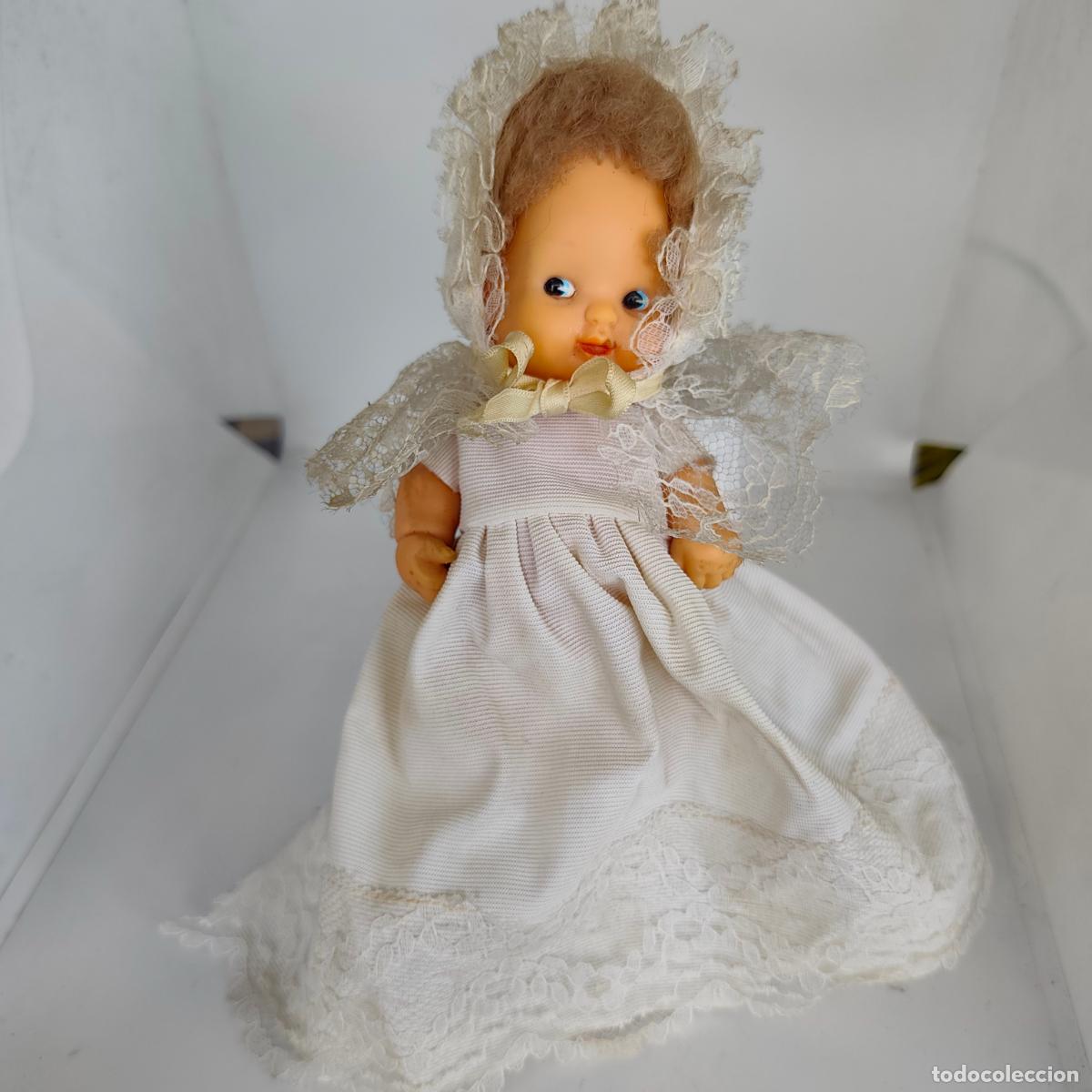 Mu&ntilde;ecas Lesly y Barriguitas: BARRIGUITAS DE FAMOSA CON TRAJE BAUTIZO, A&Ntilde;OS 70
