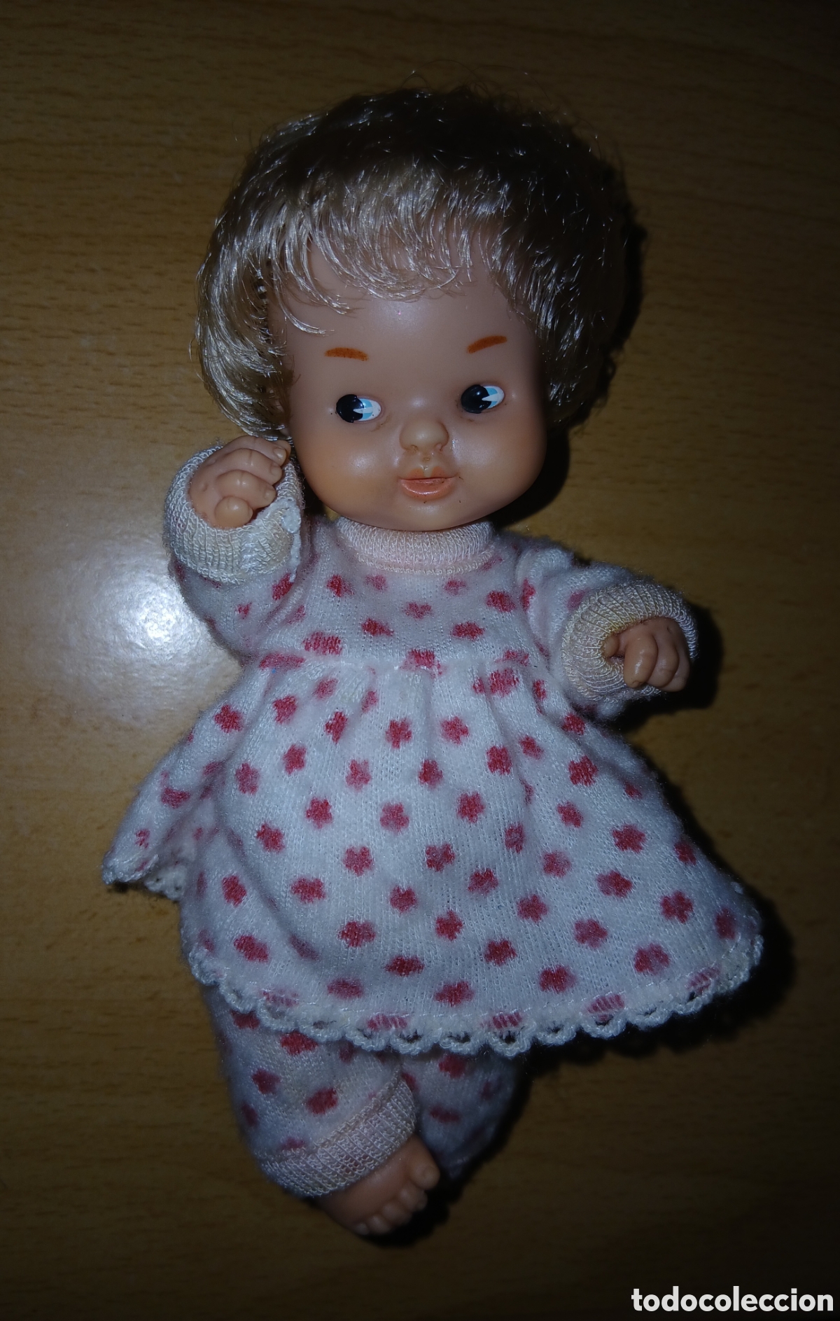 Mu&ntilde;ecas Lesly y Barriguitas: BARRIGUITAS DE FAMOSA A&Ntilde;OS 70 BRACITO CORTO DURO DE VINILO Y CABEZA ALGO MAS PEQUE&Ntilde;A