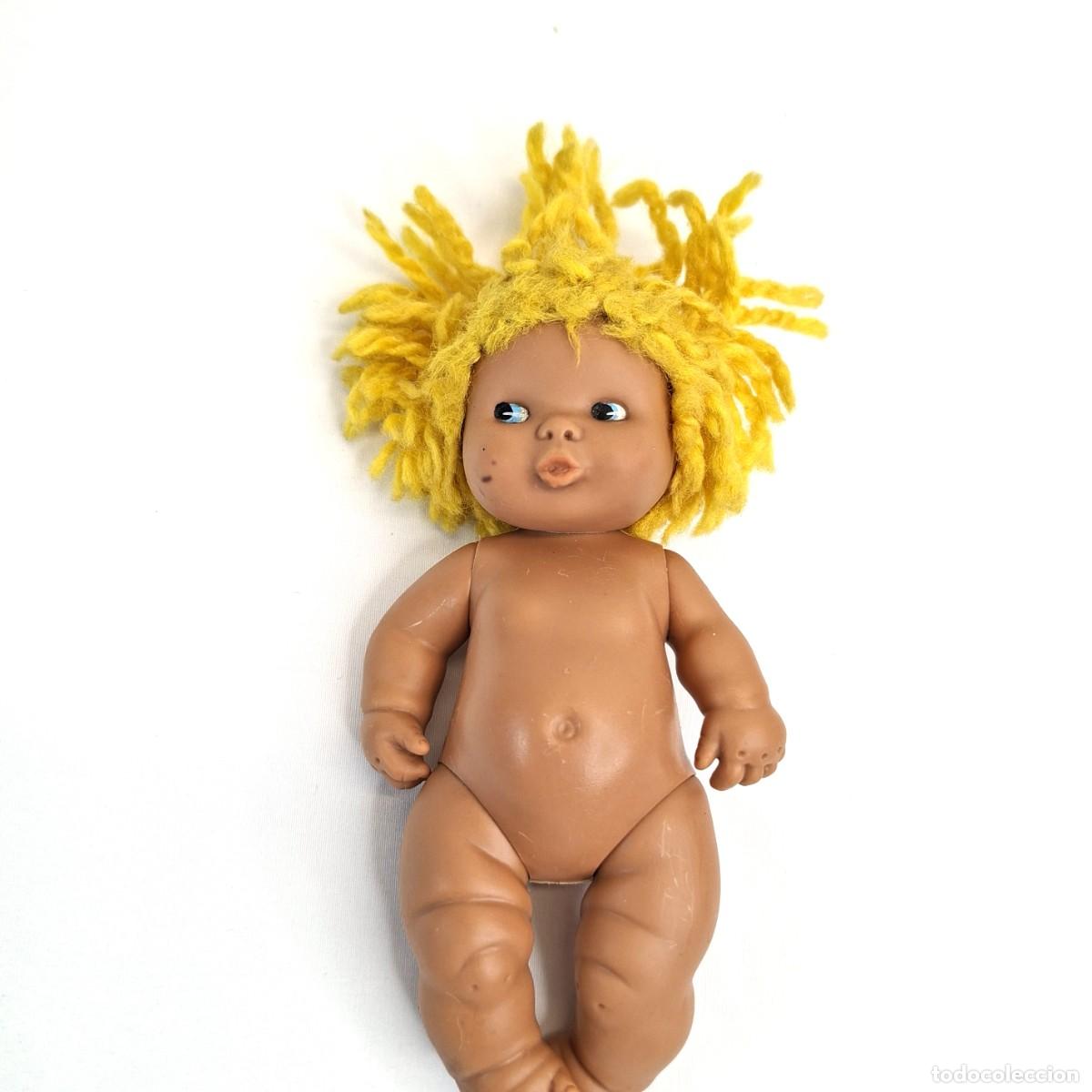 Mu&ntilde;ecas Lesly y Barriguitas: MU&Ntilde;ECA BARRIGUITA PELO DE LANA AMARILLO.