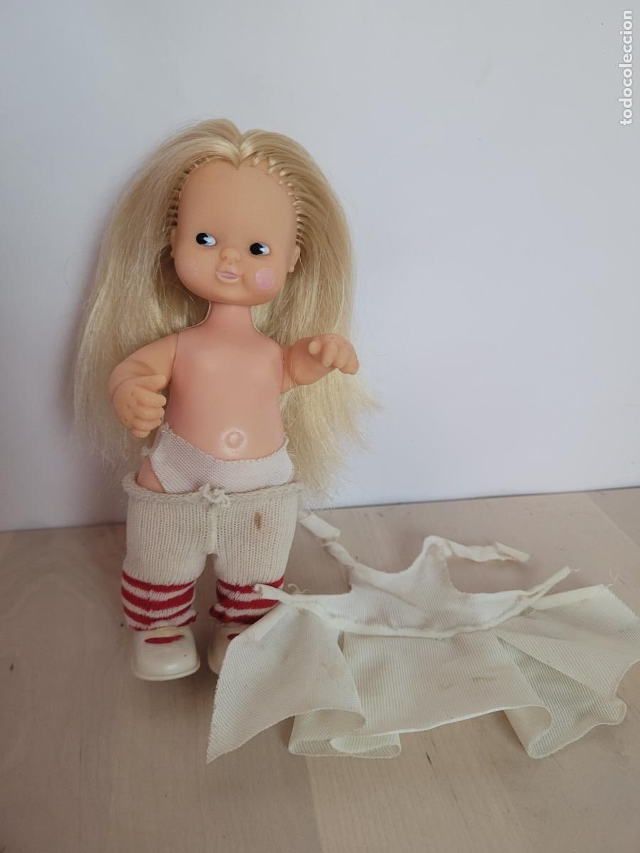 Mu&ntilde;ecas Lesly y Barriguitas: mu&ntilde;eca barriguitas caperucita pierna recta a&ntilde;os 80