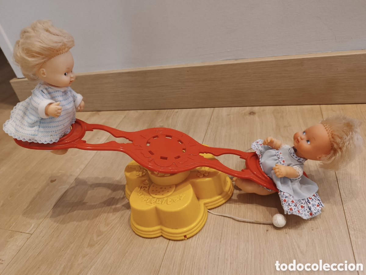 Mu&ntilde;ecas Lesly y Barriguitas: Balanc&iacute;n musical con dos barriguitas