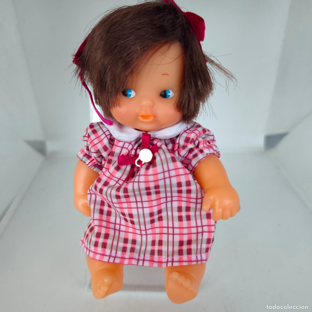 Mu&ntilde;ecas Lesly y Barriguitas: Mu&ntilde;eca barriguitas de Famosa - Foto 2